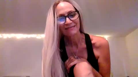 Shaman Woman online show from 6, 10, 2025