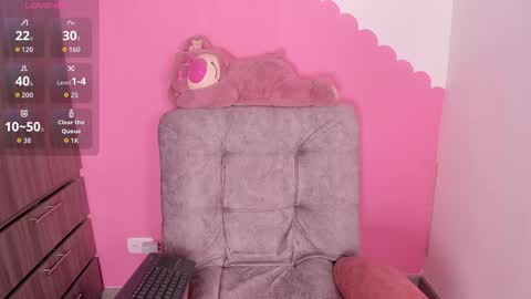 Snapshot of shanell_c chatting on 17, 11, 2025 Emily online show from 17, 11, 2025