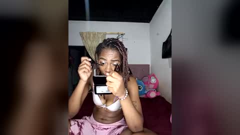 Snapshot of shanelle__ chatting on 28, 7, 2026 S H A N E L L E online show from 28, 7, 2026