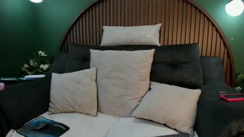 shannel__queen online show from 11, 6, 2026