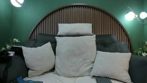 shannel__queen online show from 24, 6, 2026