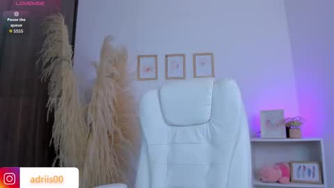 Snapshot of shannel_moss__ chatting on 16, 3, 2026 online show from 16, 3, 2026