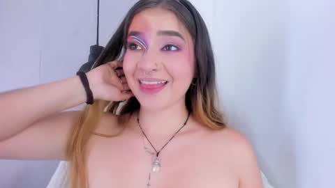 Shanntal  online show from 11, 9, 2025