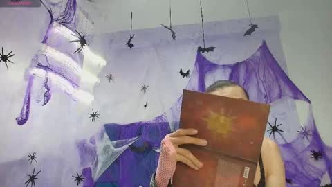 Snapshot of shantala_nastasiia chatting on 1, 11, 2025 shantala nastasiia online show from 1, 11, 2025