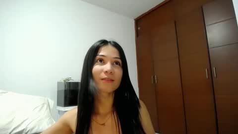 Snapshot of shantalkimberly chatting on 4, 11, 2025 maria online show from 4, 11, 2025