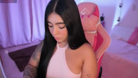 Snapshot of shantall_vidales chatting on 10, 9, 2025   online show from 10, 9, 2025