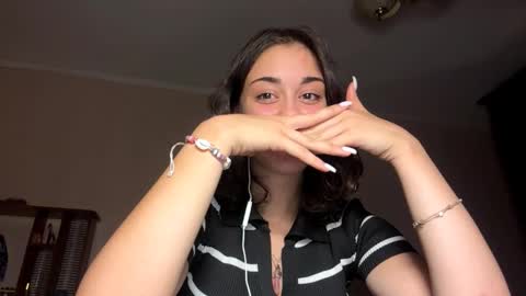 Snapshot of shantellemagnotta chatting on 27, 10, 2025 Shantel online show from 27, 10, 2025