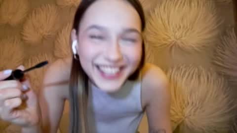 Snapshot of shaquitaalcosiba chatting on 4, 12, 2025 Alica online show from 4, 12, 2025