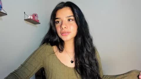 Snapshot of shara_jones chatting on 8, 11, 2025 Sara online show from 8, 11, 2025