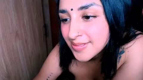 Snapshot of sharain chatting on 20, 2, 2025 My real name is bella Much Gust online show from 20, 2, 2025