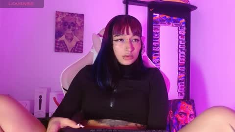 Snapshot of sharaross1 chatting on 22, 4, 2026 sharaross1 online show from 22, 4, 2026