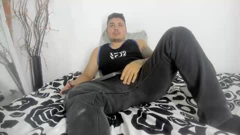 Snapshot of sharkmerlin chatting on 2, 7, 2026 jhon deibyd online show from 2, 7, 2026
