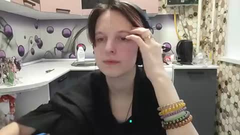 Snapshot of sharleenyodis chatting on 18, 6, 2026 Sara online show from 18, 6, 2026