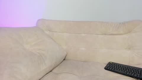 Hi fiends ---- I usually start online from Monday to Friday from 1000 am Saturdays and Sundays at 600 am Colombia time online show from 4, 3, 2025