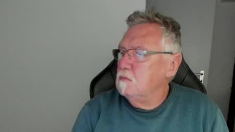 sharlots_pet online show from 19, 4, 2026