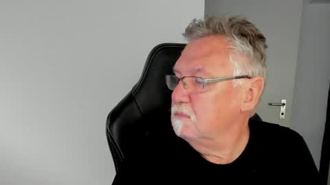 sharlots_pet online show from 20, 4, 2026