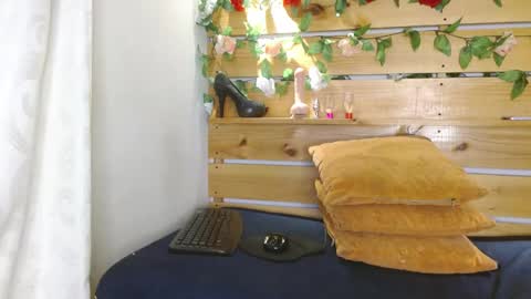 Snapshot of sharol_heart_ chatting on 5, 3, 2025 Sharol online show from 5, 3, 2025