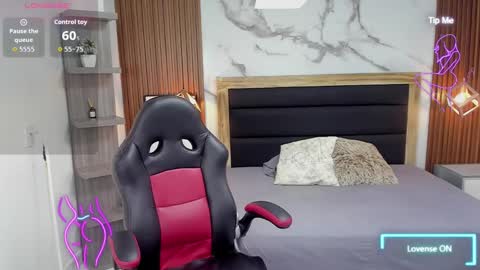 Snapshot of sharonblake5 chatting on 11, 11, 2025 M A G N O online show from 11, 11, 2025