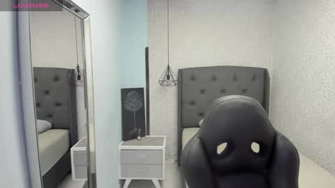 Snapshot of sharonblake5 chatting on 27, 11, 2025 M A G N O online show from 27, 11, 2025