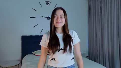Snapshot of shavonneuriegas chatting on 25, 7, 2026 Emma online show from 25, 7, 2026