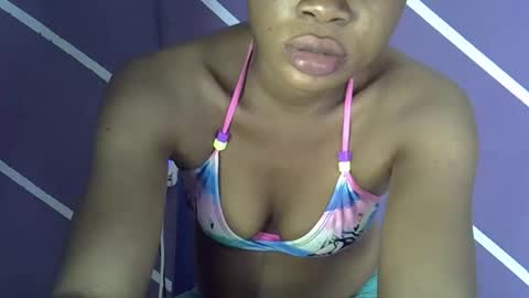 Snapshot of shawnie_baby chatting on 28, 9, 2025 shawnie_baby online show from 28, 9, 2025