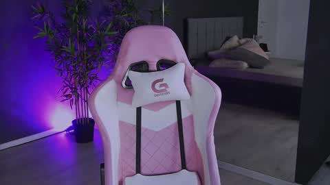 Snapshot of shayblonde chatting on 14, 12, 2024 shayblonde online show from 14, 12, 2024