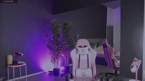 Snapshot of shayblonde chatting on 30, 12, 2024 shayblonde online show from 30, 12, 2024