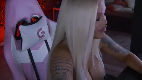 Snapshot of shayblonde chatting on 9, 1, 2025 shayblonde online show from 9, 1, 2025