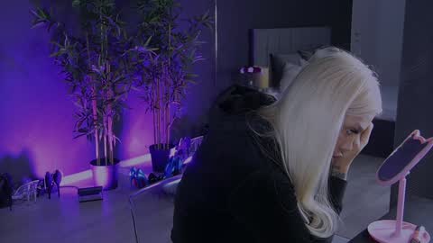 Snapshot of shayblonde chatting on 3, 2, 2025 shayblonde online show from 3, 2, 2025