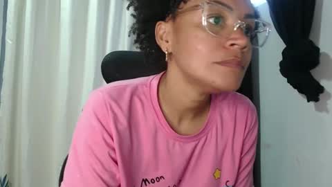 Snapshot of shayna_cute chatting on 5, 1, 2025 Shayna online show from 5, 1, 2025