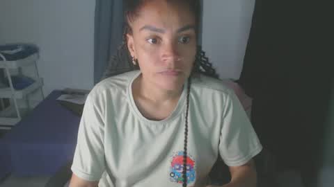 Snapshot of shayna_cute chatting on 1, 2, 2025 Shayna online show from 1, 2, 2025