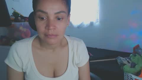 Snapshot of shayna_cute chatting on 5, 10, 2025 Shayna online show from 5, 10, 2025