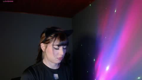 she_alice online show from 28, 4, 2026