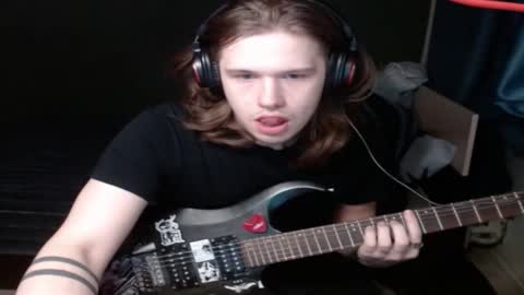 Snapshot of sheldon_music chatting on 21, 10, 2025 Sheldon online show from 21, 10, 2025