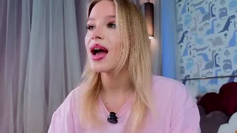 Snapshot of sheliamuyres chatting on 23, 6, 2026 Lina online show from 23, 6, 2026