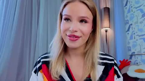 Snapshot of sheliamuyres chatting on 24, 6, 2026 Lina online show from 24, 6, 2026