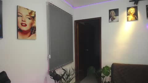 Shellsy H   online show from 23, 2, 2025