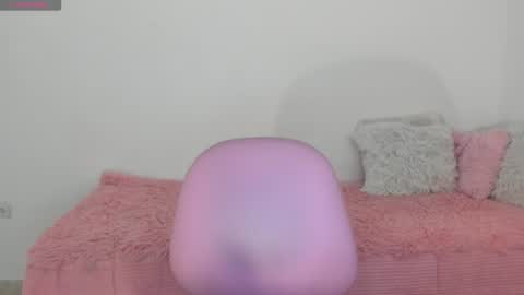 Snapshot of shelly_rohades chatting on 25, 7, 2026 online show from 25, 7, 2026