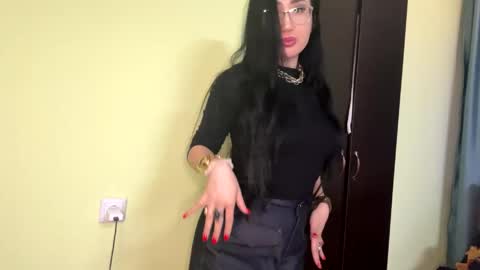 Sherry online show from 30, 4, 2026