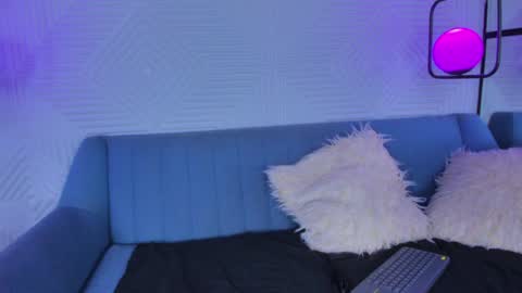 mia online show from 11, 1, 2025