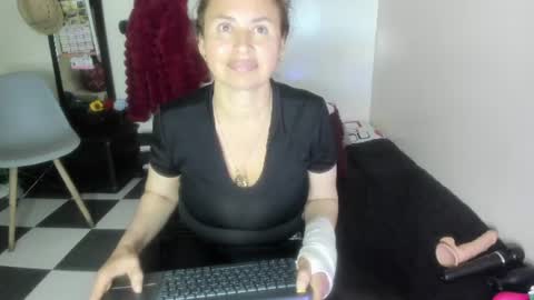 Snapshot of sherylov chatting on 12, 7, 2026 Shera Hade online show from 12, 7, 2026