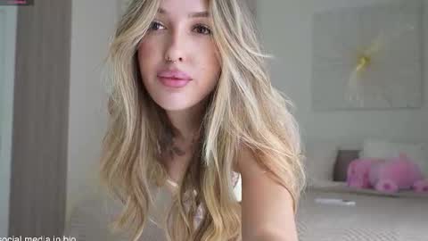 Snapshot of shinyways chatting on 10, 11, 2025 Melissa online show from 10, 11, 2025