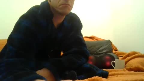 showherenow online show from 5, 4, 2026