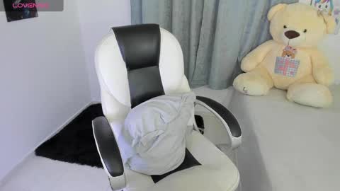 Nahomy online show from 28, 12, 2024