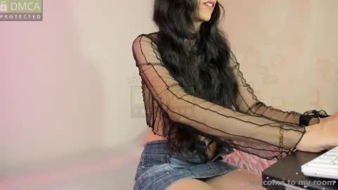 Snapshot of shy_angel_30 chatting on 4, 11, 2025 Angel online show from 4, 11, 2025