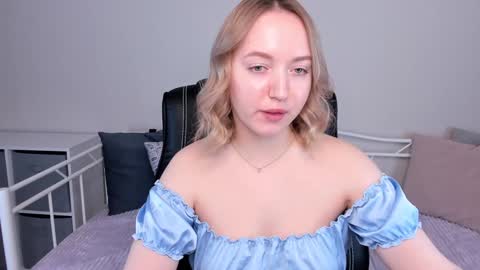 Snapshot of shy_annacutie chatting on 1, 2, 2025 Anna online show from 1, 2, 2025