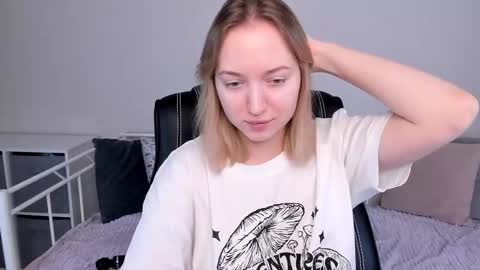 Snapshot of shy_annacutie chatting on 3, 3, 2025 Anna online show from 3, 3, 2025