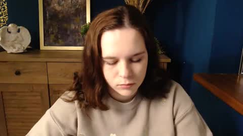 shy_lil online show from 18, 12, 2025