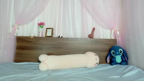 shy_pink_doll online show from 13, 7, 2026