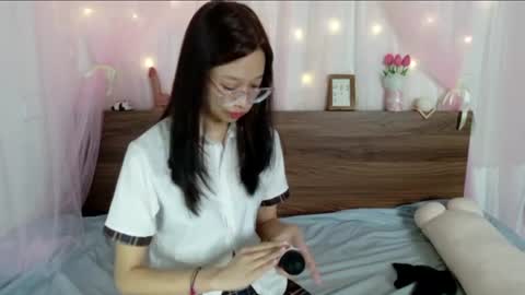 shy_pink_doll online show from 5, 8, 2026